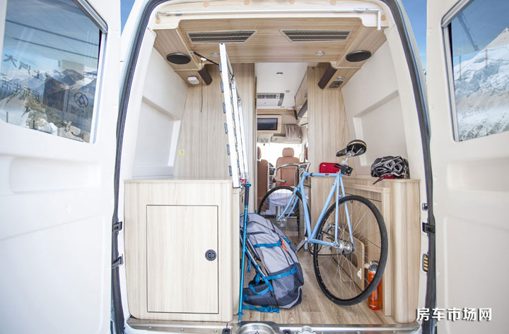 上汽大通2018款全新B型房車