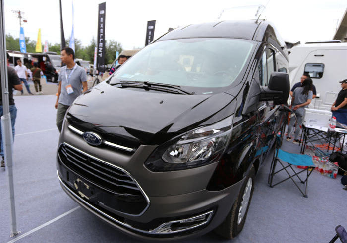 景宴睿535福特新全順自行式B型房車