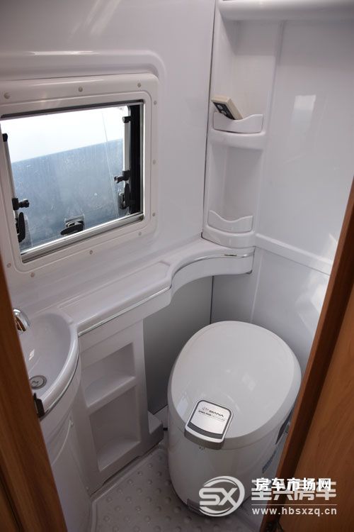 國六標(biāo)準(zhǔn)皮卡房車將上市，內(nèi)部?jī)蓮埓蟠玻尿?qū)可選自動(dòng)擋