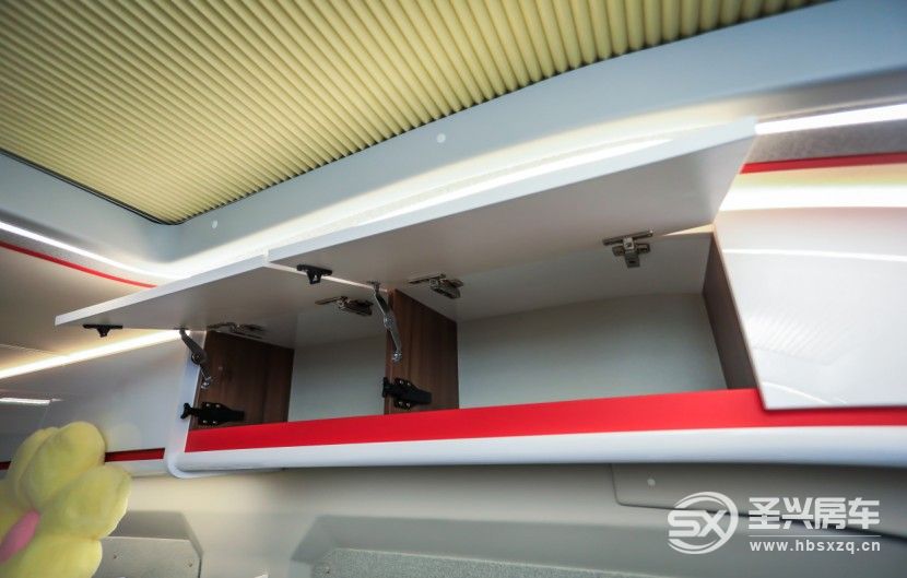 48V電路系統，獨立續航可維持3天，宇通全新B311豪享版房車等你來發現！get?code=NmU1YzA1OGZkYTFhM2QxNzljYTI4ZWE1NjdlYzAwYWEsMTY2NzAzNjIzMjg2OA==