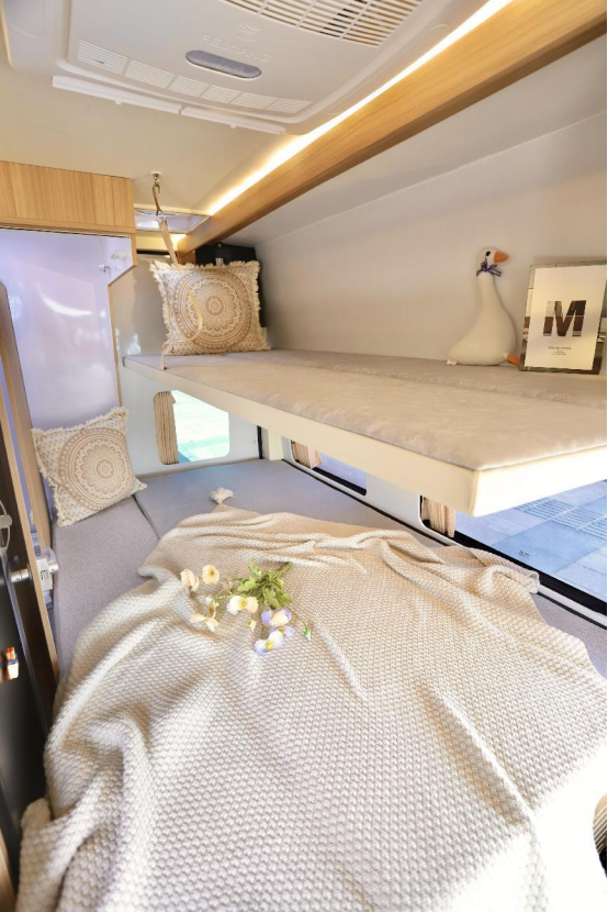 9.7鄭州房車展：飛翔福順B型舒·野悅順房車，小巧靈活，內飾溫馨2bfe2df5f3814231086d3bf7d26492ff2845