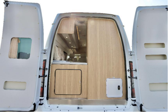 9.7鄭州房車展：飛翔福順B型舒·野悅順房車，小巧靈活，內飾溫馨6ea3b1042337a6259f7dfd9f09cdec8b8023