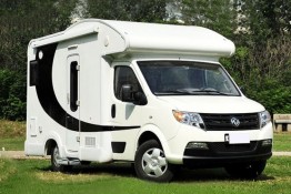 東風御風C型房車