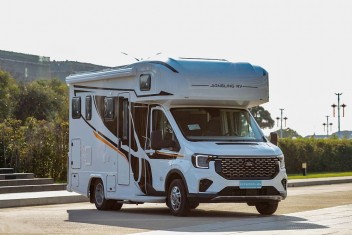 江鈴福特T8 C型房車