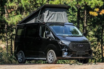 福特途睿歐MPV房車